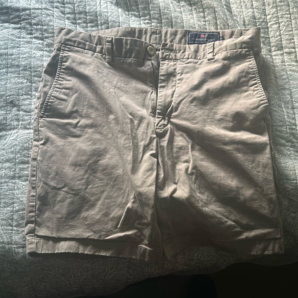 Vineyard vines men’s shorts size 34